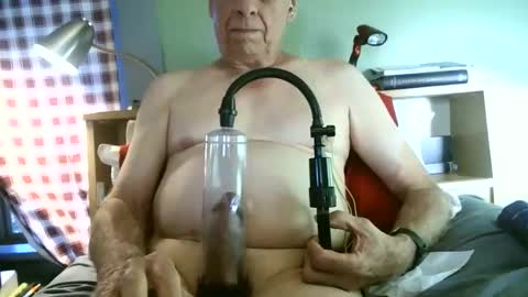 johnnieq1971 online show from May 30, 2026, 11:57 pm