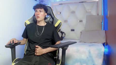 Snapshot of johnny_cagee chatting on November 8, 2025, 6:46 am johnny_cagee online show from November 8, 2025, 6:46 am