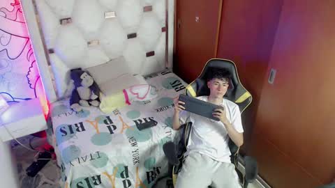 Snapshot of johnny_cagee chatting on November 15, 2025, 3:59 am johnny_cagee online show from November 15, 2025, 3:59 am