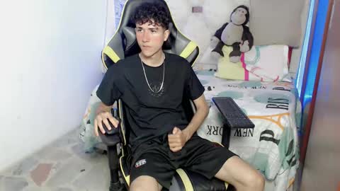 Snapshot of johnny_cagee chatting on November 20, 2025, 4:01 am johnny_cagee online show from November 20, 2025, 4:01 am