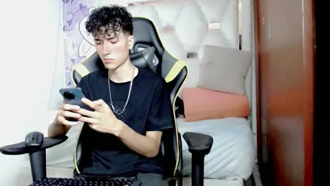 Snapshot of johnny_cagee chatting on December 1, 2025, 3:33 am johnny_cagee online show from December 1, 2025, 3:33 am