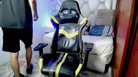 Snapshot of johnny_cagee chatting on December 21, 2025, 4:08 am johnny_cagee online show from December 21, 2025, 4:08 am