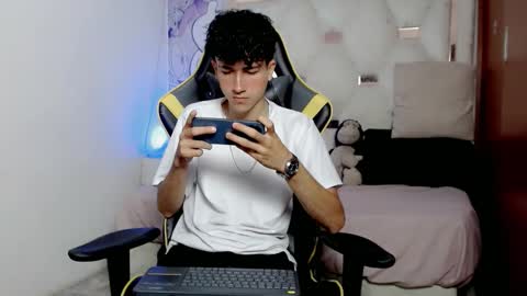 Snapshot of johnny_cagee chatting on January 9, 2026, 4:26 am johnny_cagee online show from January 9, 2026, 4:26 am