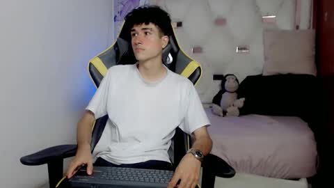 Snapshot of johnny_cagee chatting on January 15, 2026, 4:17 am johnny_cagee online show from January 15, 2026, 4:17 am