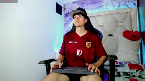 johnny_cagee online show from March 31, 2026, 3:41 am