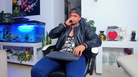 JOHNNY online show from October 28, 2025, 1:20 am