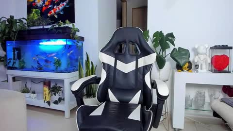 JOHNNY online show from November 4, 2025, 12:21 am