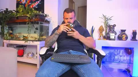 Snapshot of johnnygrayson_ chatting on February 5, 2026, 1:21 am JOHNNY online show from February 5, 2026, 1:21 am