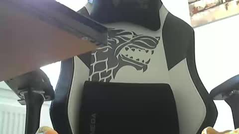 Snapshot of johnnyscum80 chatting on November 12, 2025, 9:53 am Johnnyscum80 online show from November 12, 2025, 9:53 am