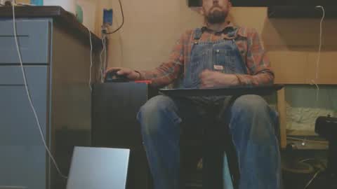 Snapshot of johnplayer23 chatting on January 29, 2025, 12:22 am johnplayer23 online show from January 29, 2025, 12:22 am