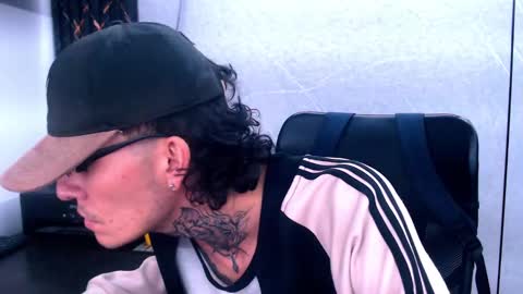 johnsonisaac94  online show from February 9, 2025, 5:29 am