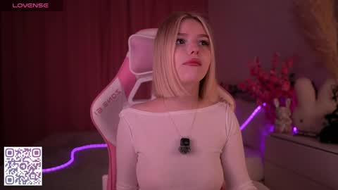 Paula online show from April 17, 2026, 1:30 am