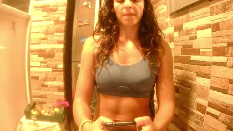 Snapshot of jojofit chatting on September 23, 2025, 5:38 pm JojoFit online show from September 23, 2025, 5:38 pm