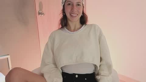 jolie_lov online show from November 4, 2025, 1:54 pm