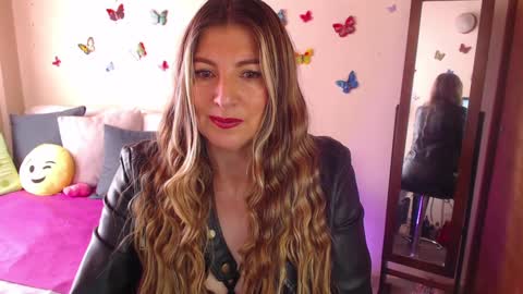 Snapshot of jolie_mature_ chatting on January 26, 2025, 2:30 pm Jolie Mature online show from January 26, 2025, 2:30 pm