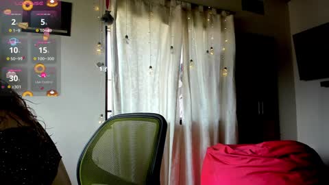 jolie_reyes1 online show from January 12, 2025, 6:05 pm