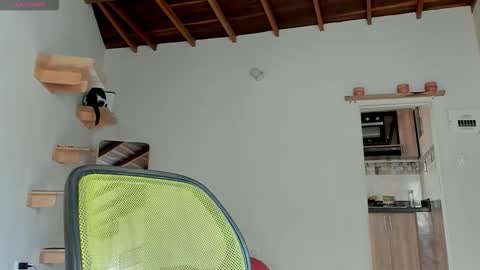 jolie_reyes1 online show from October 12, 2025, 7:02 pm