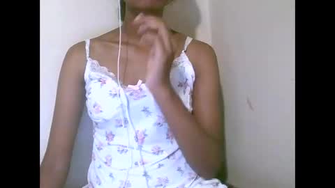 Snapshot of joliekah27 chatting on April 19, 2026, 8:44 pm joliekah27 online show from April 19, 2026, 8:44 pm