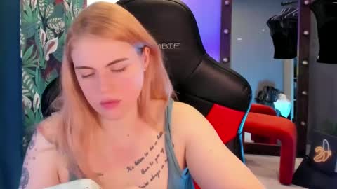 Snapshot of jolly_doll_ chatting on January 11, 2025, 6:24 am Jolly online show from January 11, 2025, 6:24 am