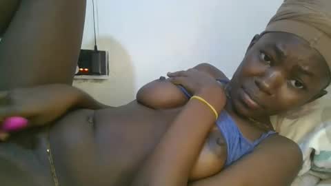 jollynabeb online show from September 18, 2025, 8:55 pm