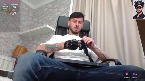 Snapshot of jonahshaw chatting on November 1, 2025, 5:42 am JonahShaw online show from November 1, 2025, 5:42 am