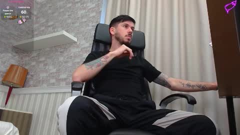 Snapshot of jonahshaw chatting on November 7, 2025, 5:29 am JonahShaw online show from November 7, 2025, 5:29 am