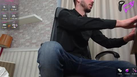 Snapshot of jonahshaw chatting on November 10, 2025, 5:17 am JonahShaw online show from November 10, 2025, 5:17 am