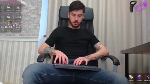 Snapshot of jonahshaw chatting on November 13, 2025, 5:28 am JonahShaw online show from November 13, 2025, 5:28 am