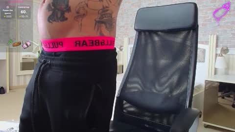 Snapshot of jonahshaw chatting on November 30, 2025, 5:33 am JonahShaw online show from November 30, 2025, 5:33 am