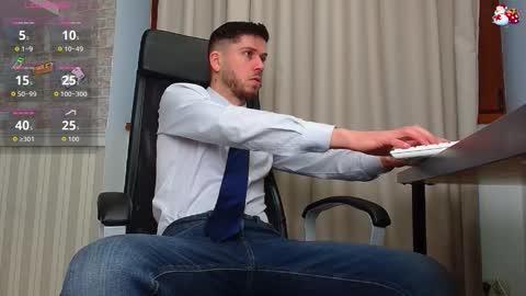 Snapshot of jonahshaw chatting on December 16, 2025, 5:45 am JonahShaw online show from December 16, 2025, 5:45 am