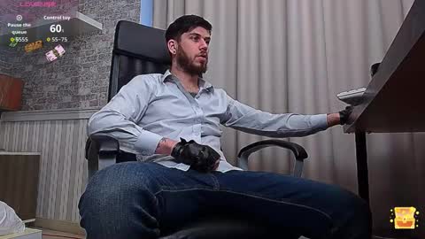 Snapshot of jonahshaw chatting on February 5, 2026, 5:45 am JonahShaw online show from February 5, 2026, 5:45 am