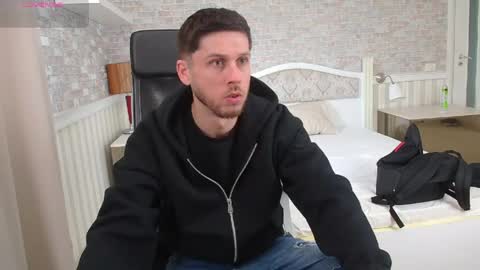 Snapshot of jonahshaw chatting on April 29, 2026, 8:29 am JonahShaw online show from April 29, 2026, 8:29 am