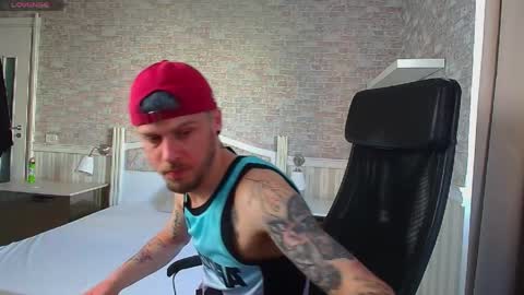 Snapshot of jonahshaw chatting on May 25, 2026, 4:29 am JonahShaw online show from May 25, 2026, 4:29 am