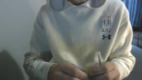 Snapshot of jonlow1 chatting on November 28, 2025, 11:35 am jonlow1 online show from November 28, 2025, 11:35 am