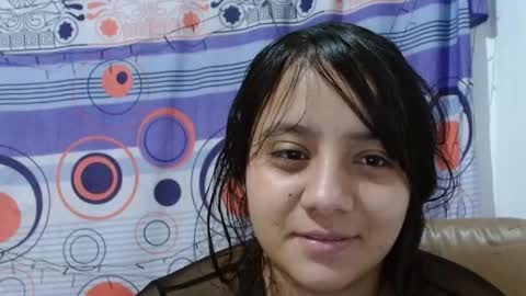 Snapshot of jonnes_julita_ chatting on November 18, 2025, 5:45 am Julita online show from November 18, 2025, 5:45 am