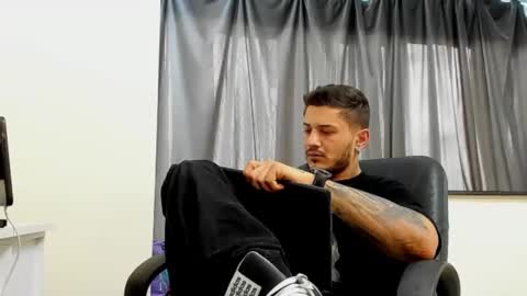 jonnyporn1 online show from January 8, 2025, 7:34 am