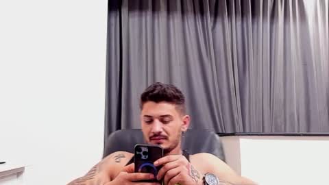 jonnyporn1 online show from January 22, 2025, 6:20 am