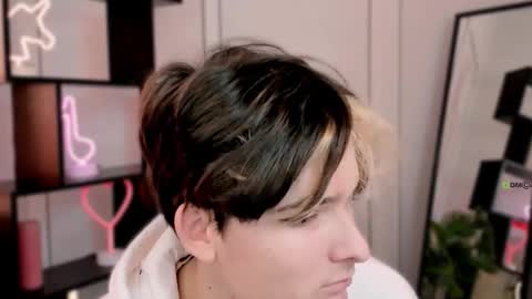 jordi_ser online show from October 16, 2025, 8:48 am