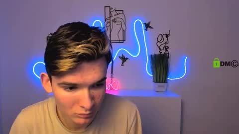 jordi_ser online show from December 19, 2025, 7:32 pm