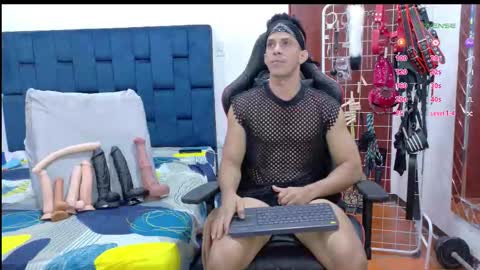 jose_rumbero91 online show from February 10, 2026, 2:59 am