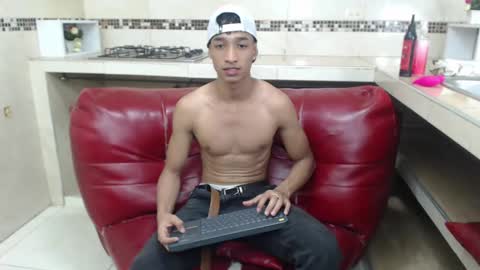 jose_sexycumm online show from February 3, 2025, 7:00 pm