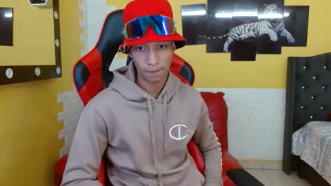 jose_sexycumm online show from September 19, 2025, 8:42 pm