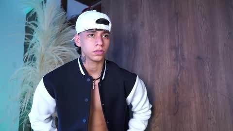 Snapshot of josep_davies chatting on November 21, 2025, 9:35 pm Josep online show from November 21, 2025, 9:35 pm