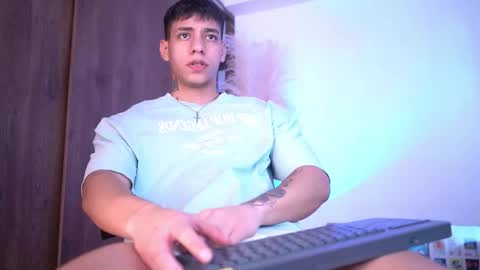 Snapshot of josep_davies chatting on December 21, 2025, 7:32 pm Josep online show from December 21, 2025, 7:32 pm