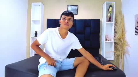 Joseph Gonzalez online show from December 16, 2025, 7:52 pm