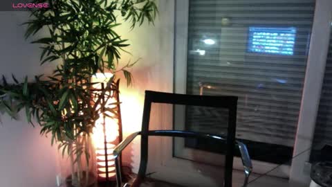 josephine_france online show from February 7, 2026, 3:54 am