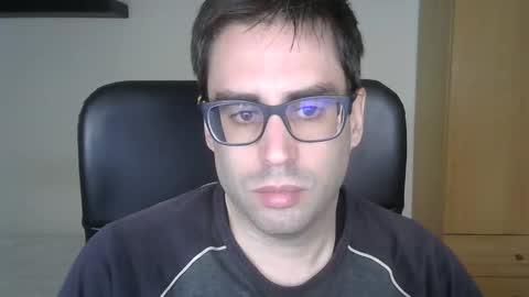 Snapshot of josevd chatting on November 18, 2025, 11:14 am Jose online show from November 18, 2025, 11:14 am