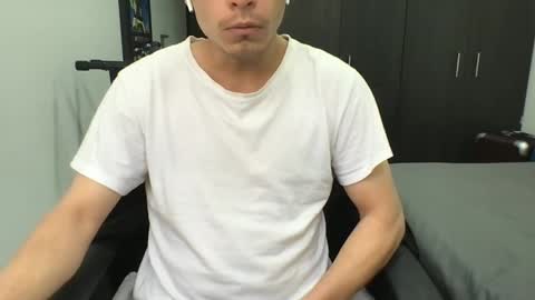 Snapshot of josheli chatting on February 26, 2025, 5:07 pm Nicolas online show from February 26, 2025, 5:07 pm