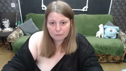 Snapshot of josiesun771 chatting on June 19, 2026, 7:23 am josiesun771 online show from June 19, 2026, 7:23 am