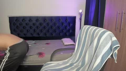 josy online show from April 22, 2026, 2:36 am